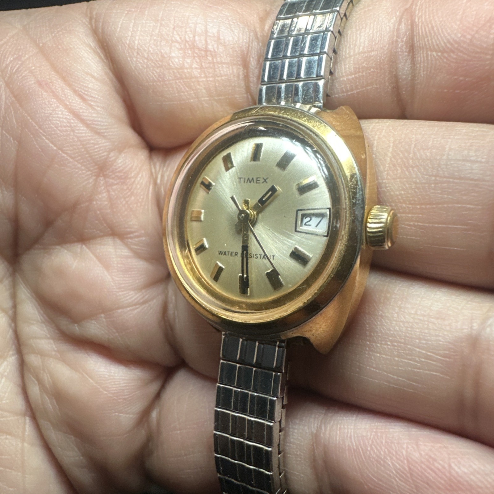 Working Vtg 1970s Timex Gold Tone Manual Wind Ladies Watch 27mm Fit 65 Runs Working Vtg 1970s Timex Gold Tone Manual Wind Ladies Watch 27mm Fit 65 Runs
